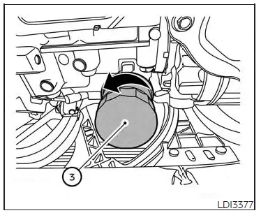Nissan Altima L34. Engine oil