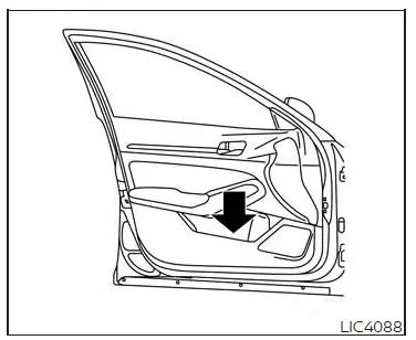 Nissan Altima L34. Storage